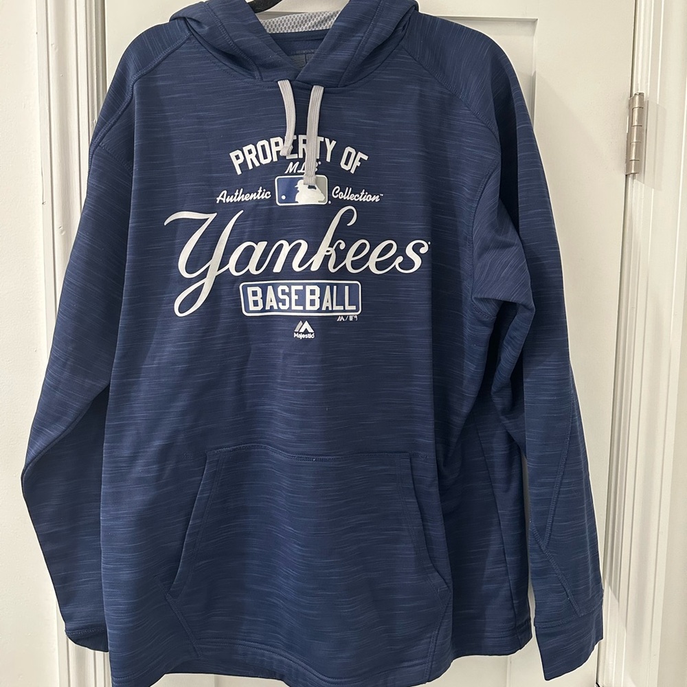 MAJESTIC New York Yankees Therma Base Hoodie Sweatshirt Large
